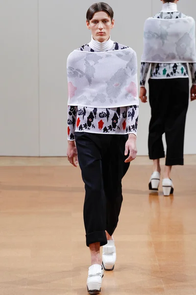 Look 30